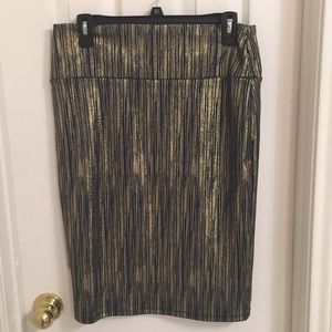 Green and Gold LuLaRoe Cassie Size M